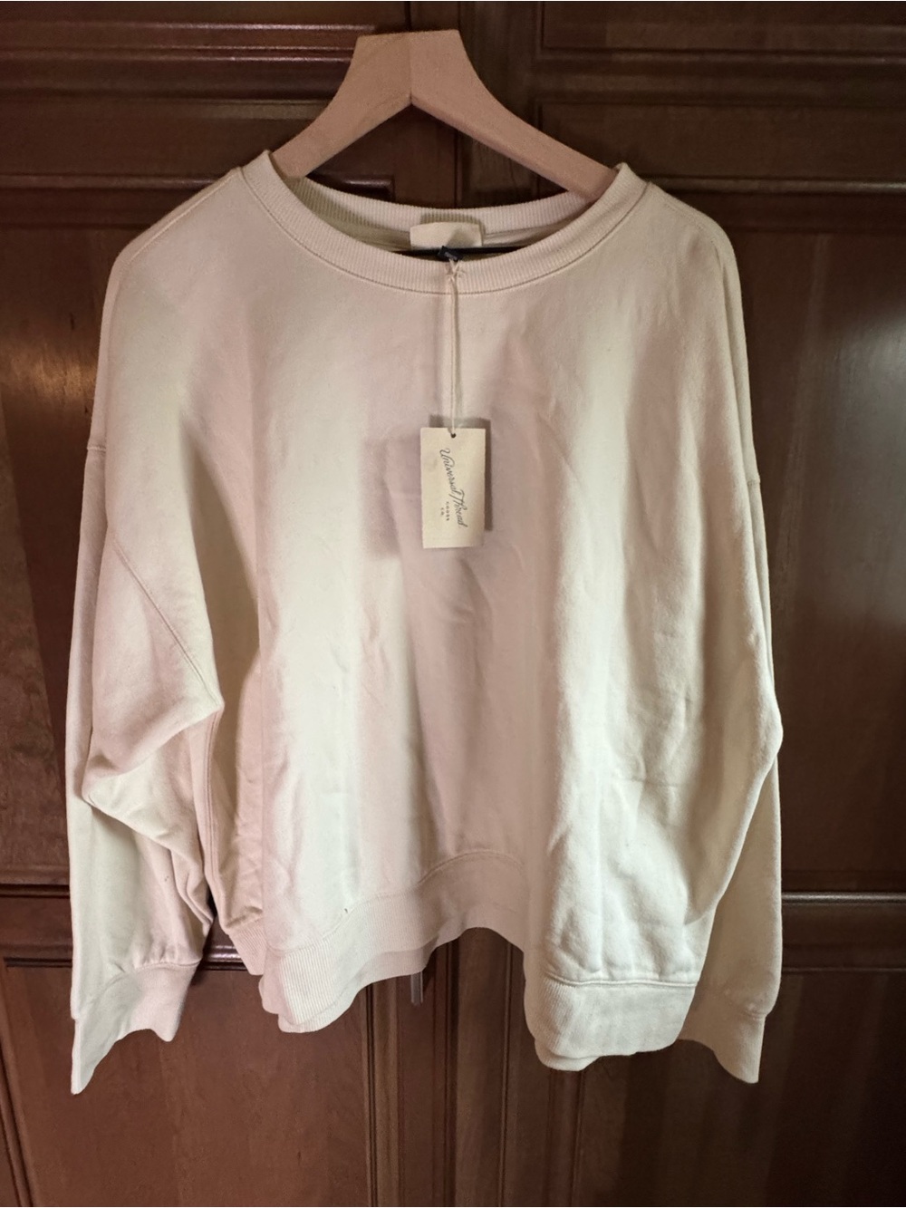 Universal Thread Women's Cream Crewneck Sweatshirt